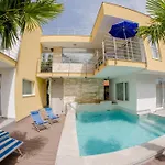 Danex Superior Apartamento Umago