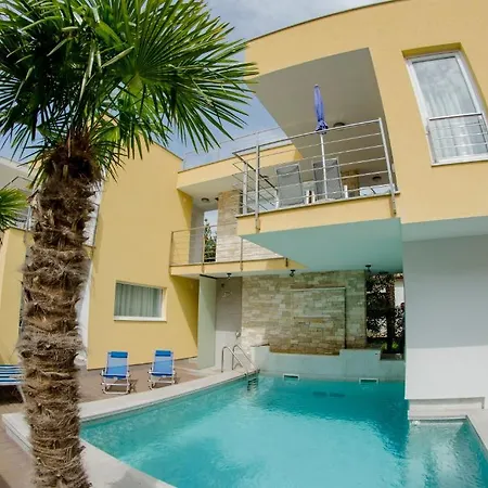 Danex Superior Apartamento Umag